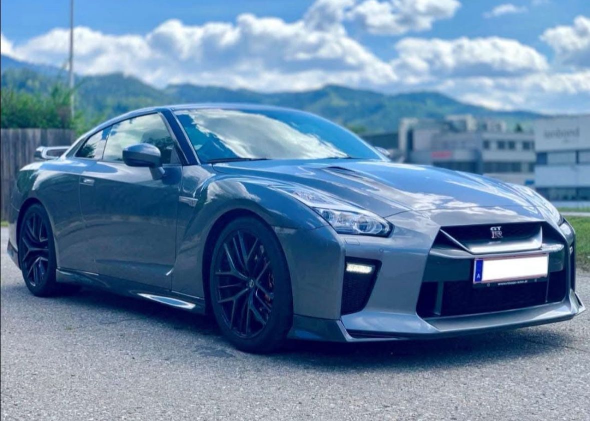 Nissan GT-R